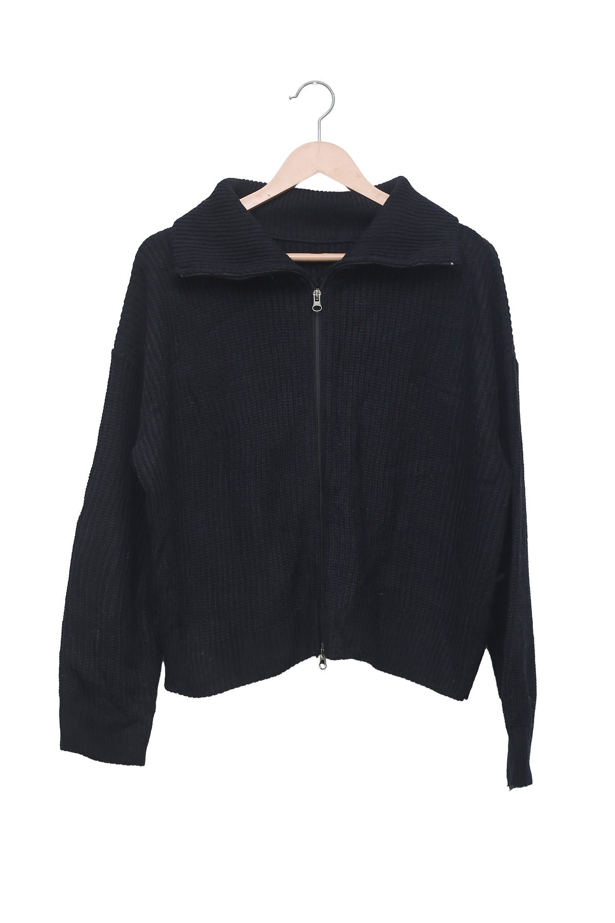 Black Low-Key Ribbed Zip Cardigan